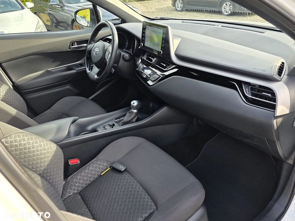 Toyota C-HR - 12