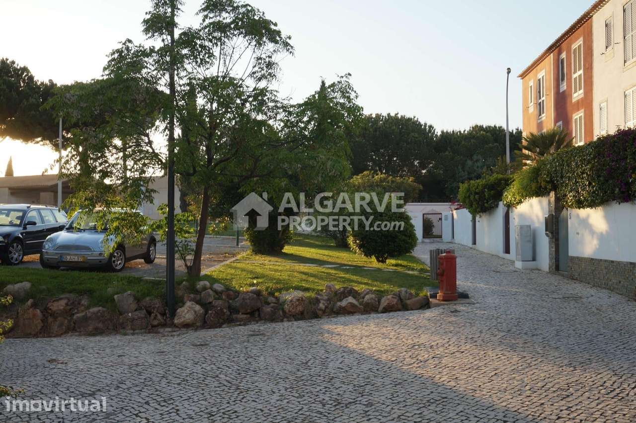 Moradia V3 próximo da marina e da praia em Vilamoura, Algarve - Grande imagem: 4/11