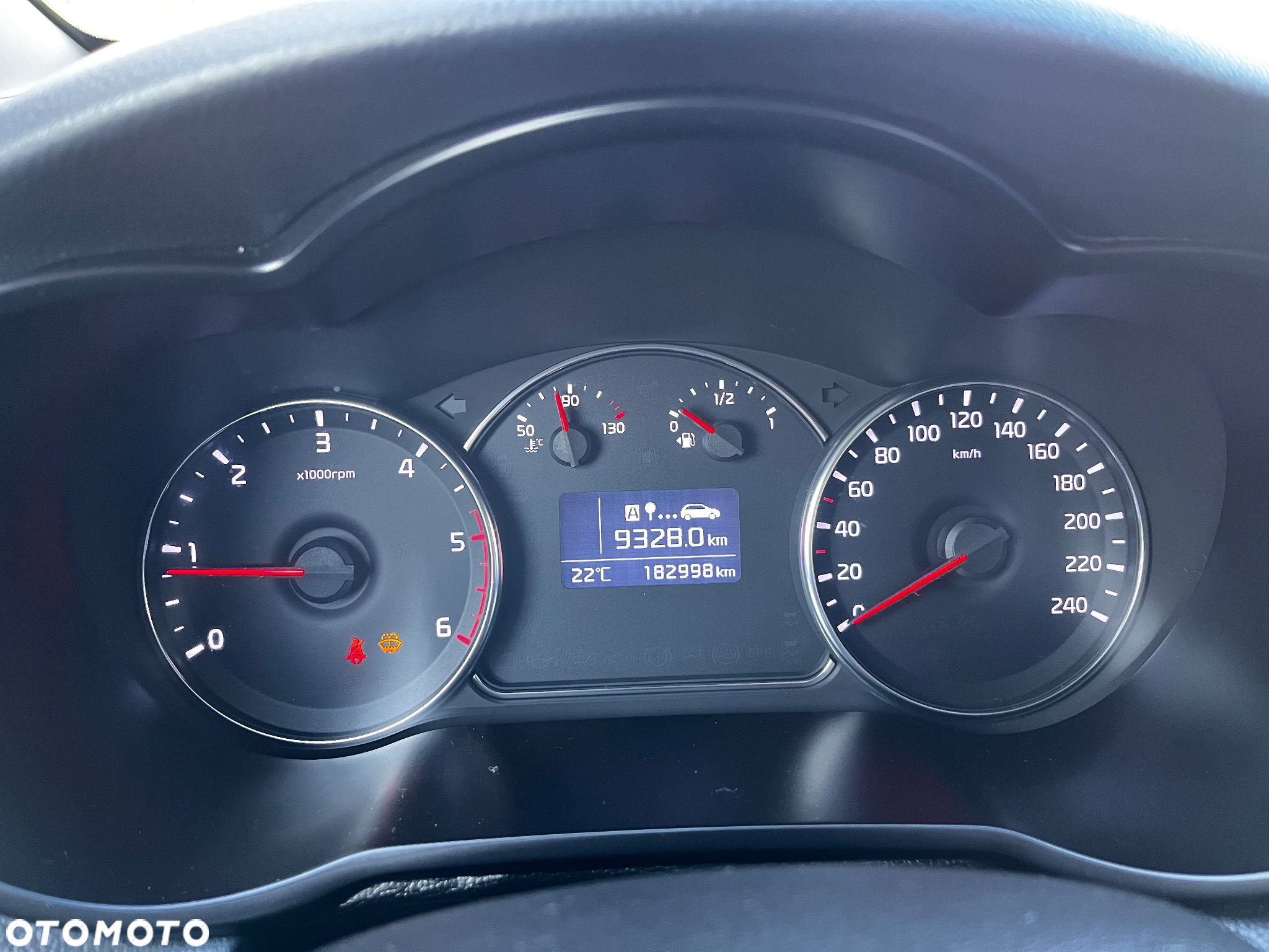 Kia Carens 1.7 CRDi L - 32