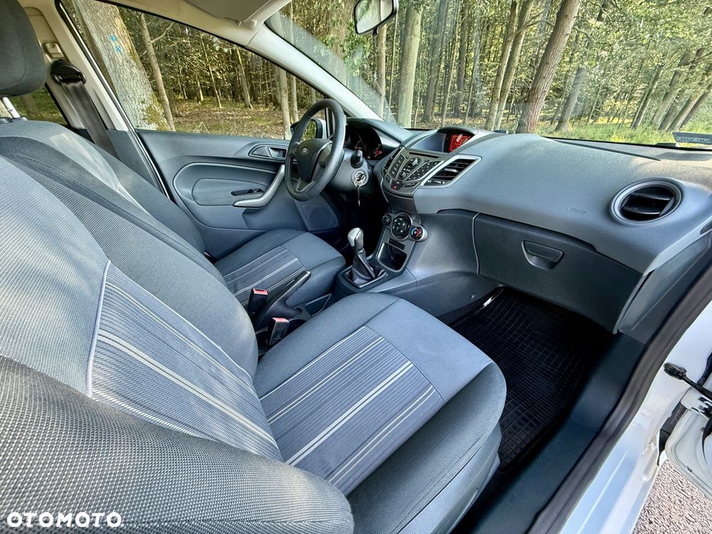 Ford Fiesta 1.25 Ambiente - 24