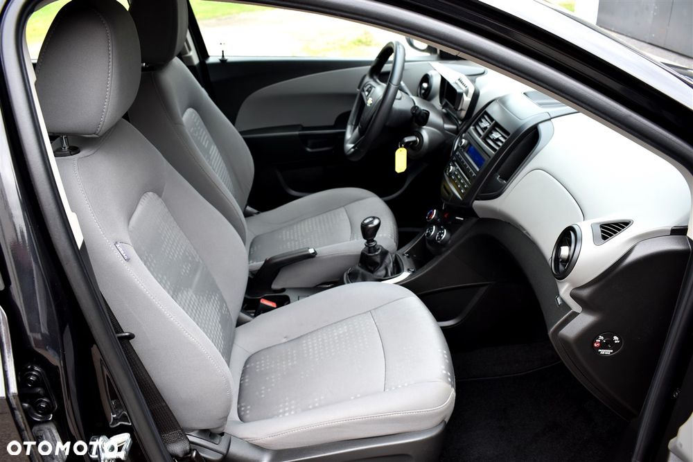 Chevrolet Aveo 1.2 LS - 28