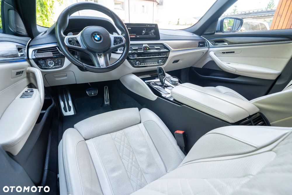 BMW Seria 5 520d xDrive - 9