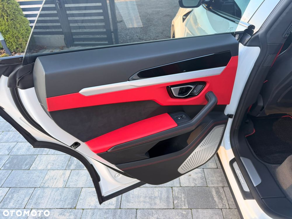 Lamborghini Urus Standard - 28