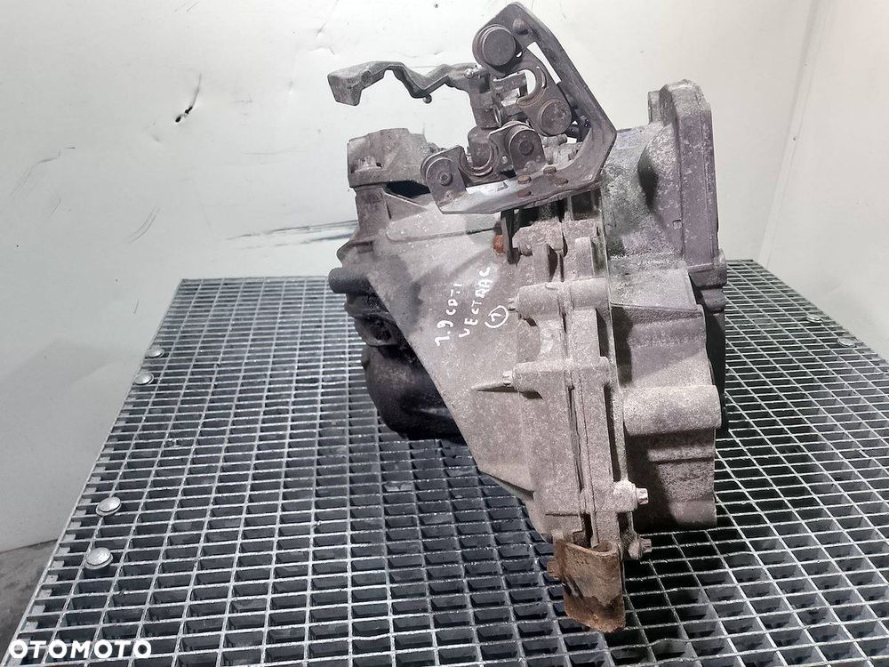 SKRZYNIA BIEGÓW MANUALNA OPEL VECTRA C F40 1.9 CDTI - 5
