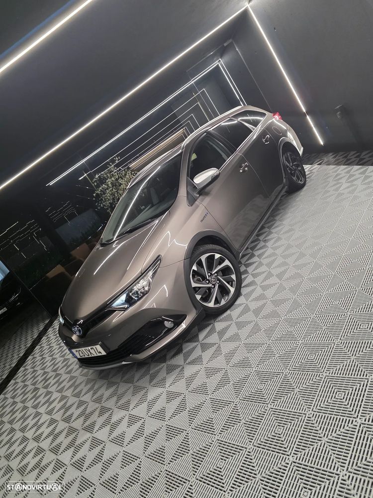 Toyota Auris Touring Sports 1.8 HSD Comfort +P.Techno+P.Sport - 4