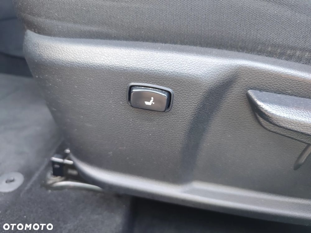 Kia Ceed 1.6 CRDi 128 Vision - 10