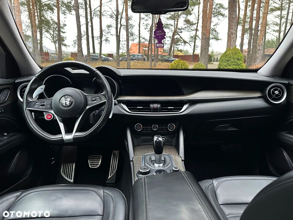 Alfa Romeo Stelvio 2.0 Turbo 16V AT8-Q4 B-Tech - 21