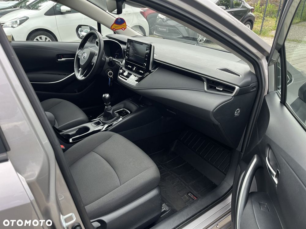 Toyota Corolla - 22