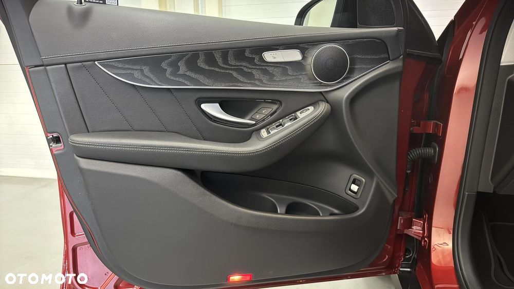 Mercedes-Benz GLC 300 d 4-Matic - 11