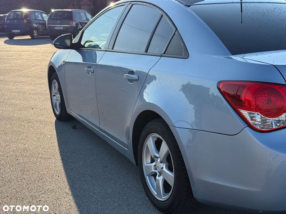 Chevrolet Cruze 1.6 - 6