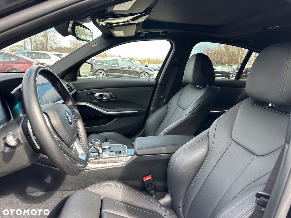 BMW Seria 3 328i xDrive - 13