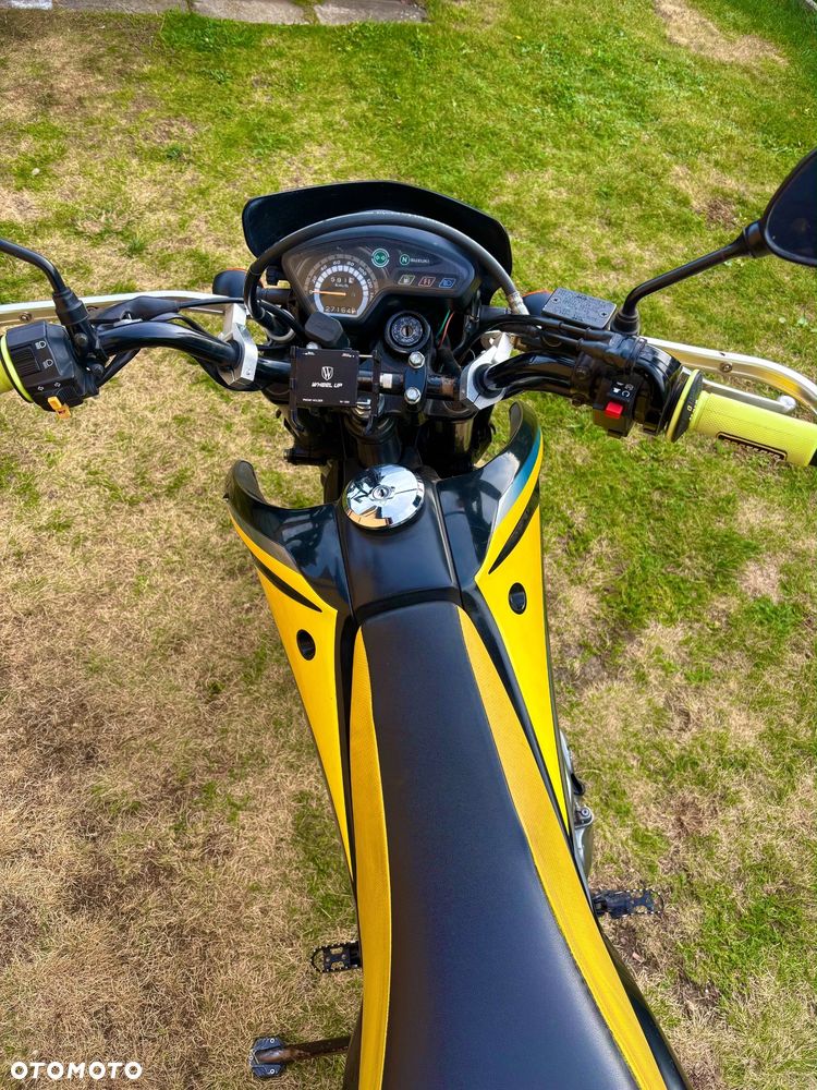 Suzuki DR - 7
