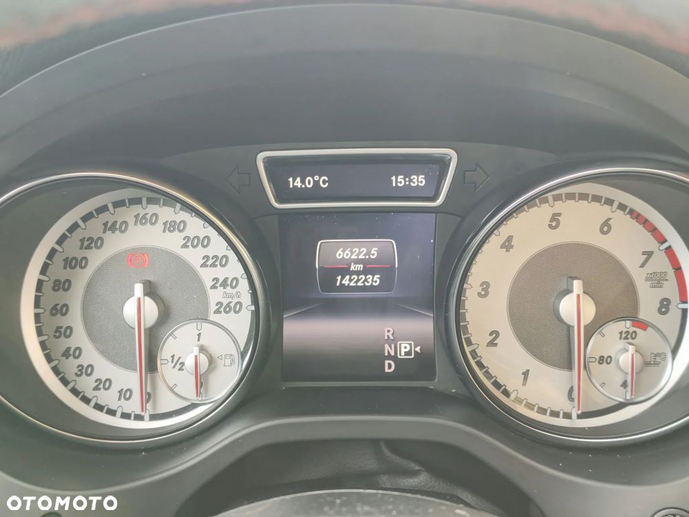Mercedes-Benz CLA - 33