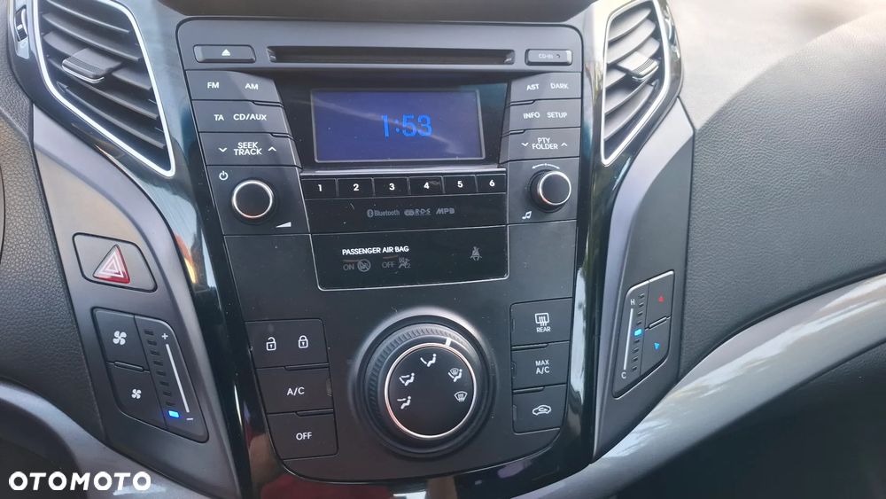 Hyundai i40 Kombi blue 1.6 Family+ - 12