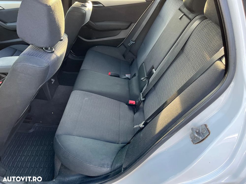 BMW X1 xDrive18d - 11