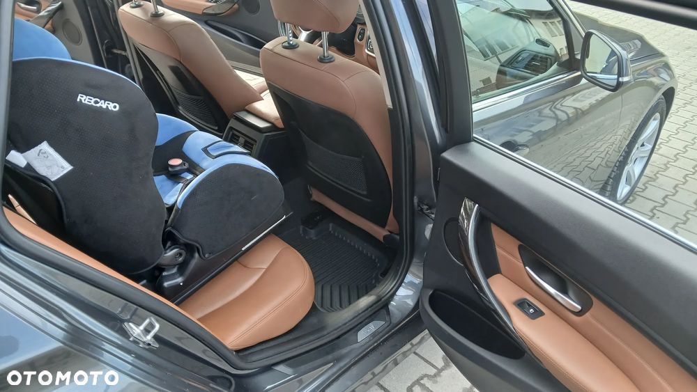 BMW Seria 3 330d Sport-Aut Luxury Line - 22