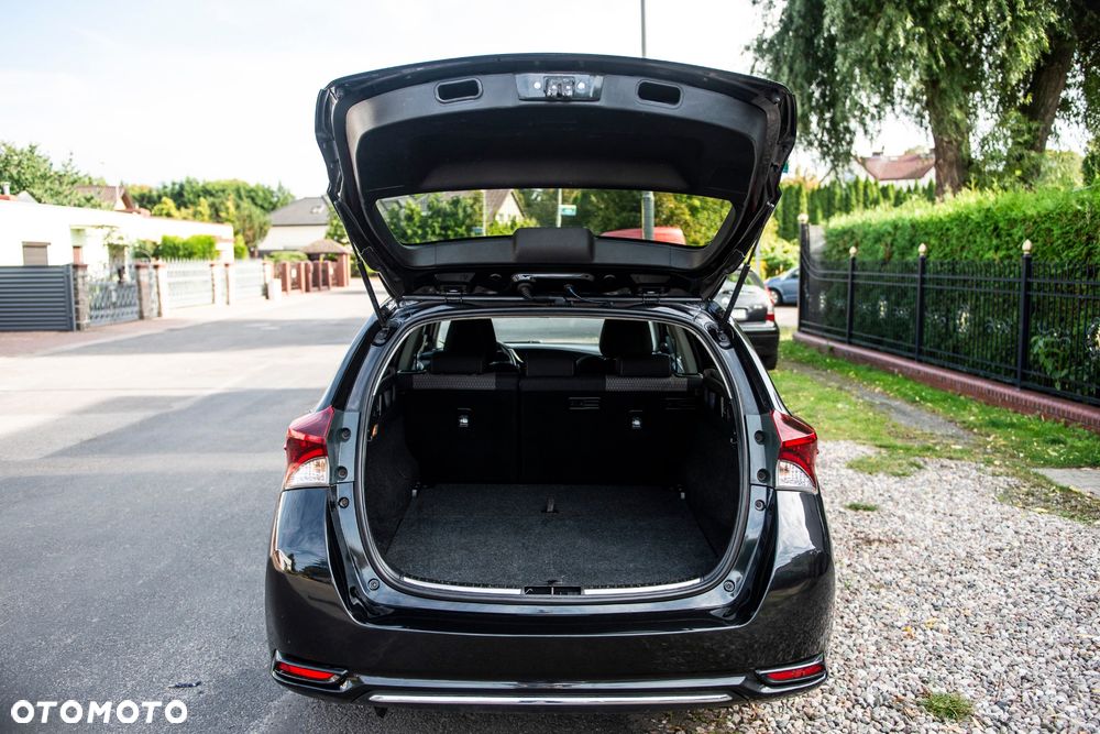 Toyota Auris - 11