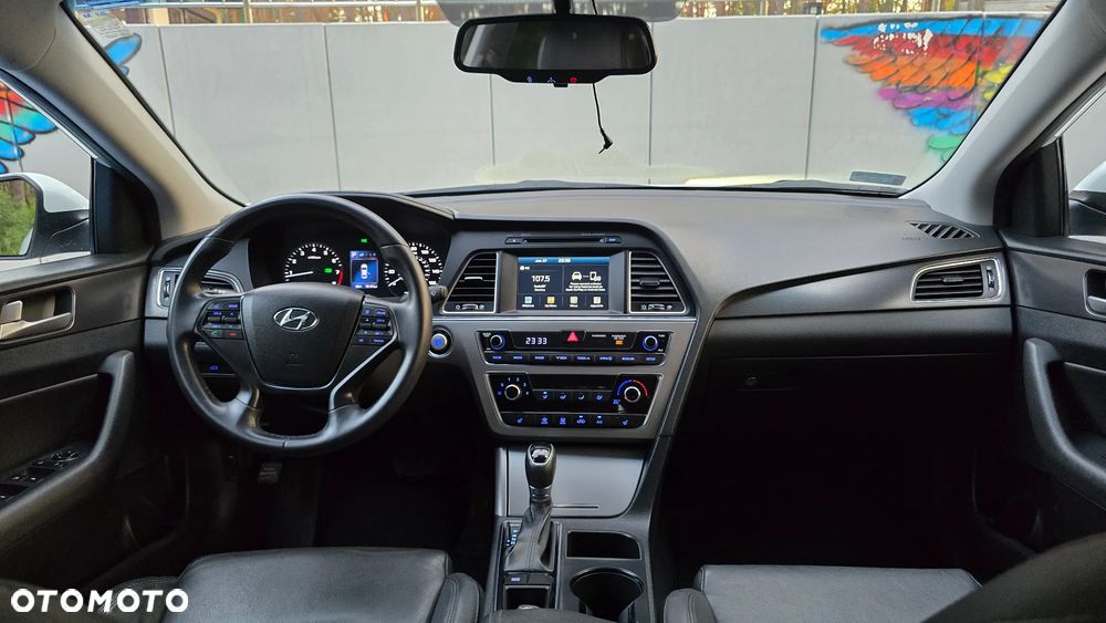 Hyundai Sonata - 12