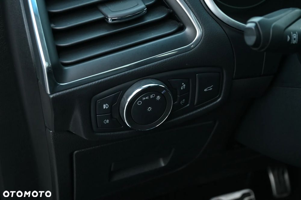 Ford Edge 2.0 TDCi Bi-Turbo 4x4 ST-LINE - 33