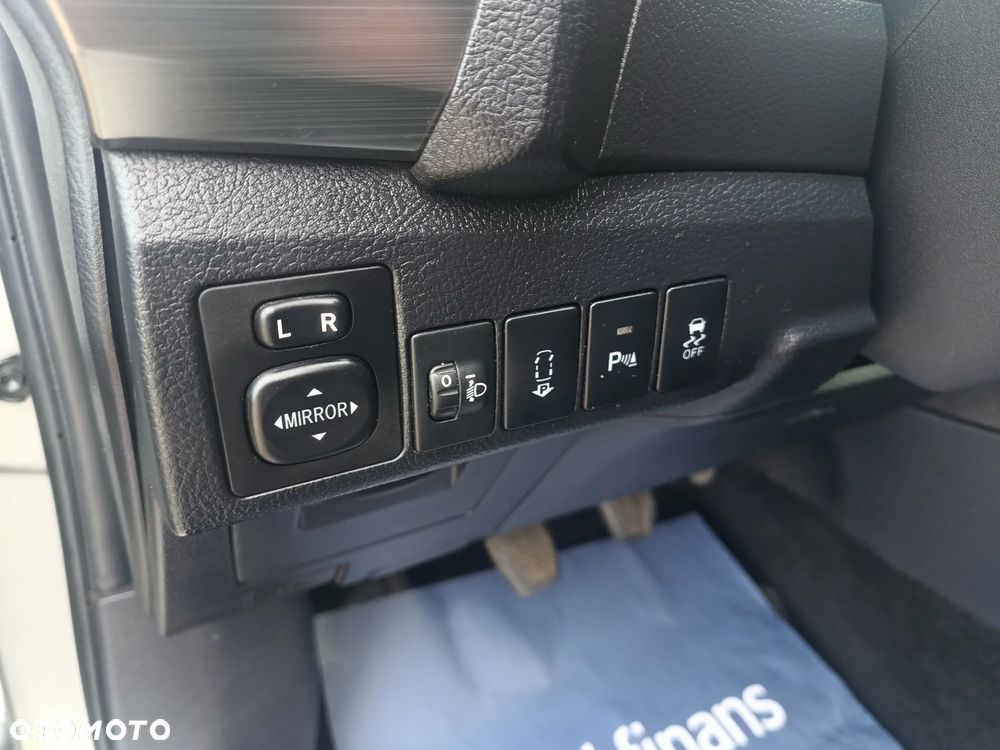 Toyota Auris 1.6 Sol - 17