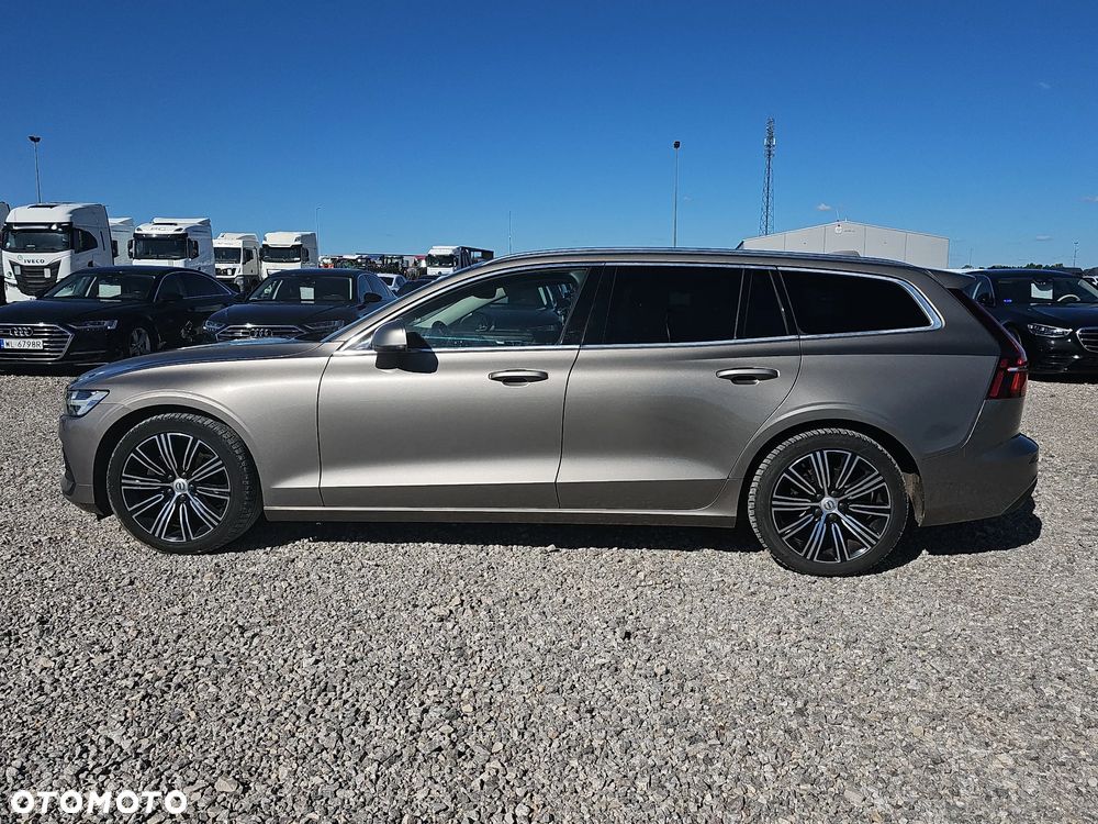 Volvo V60 D4 Momentum - 8