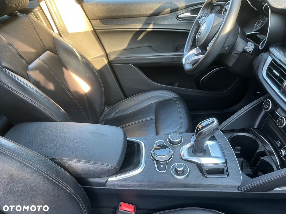 Alfa Romeo Stelvio 2.0 Turbo 16V AT8-Q4 Sprint - 22