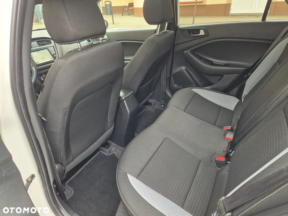 Hyundai i20 - 11