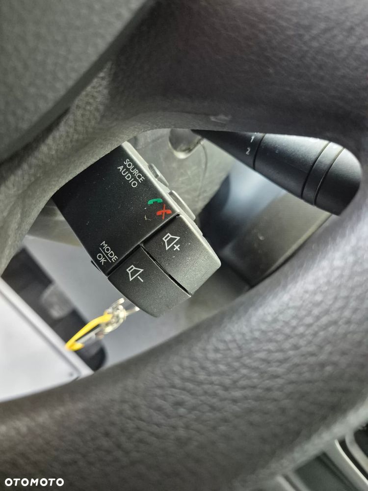 Renault Trafic 2.0 DCi 120  / L2H1 LONG / JEDYNY TAKI Z MONAKO / SERWISOWANY / ODŚWIEŻONY / ORYG. NISKI PRZEBIEG / RARYTAS / LAMPY LEDOWER  / DŁUGA PAKA / 3 MIEJSCA / UNIKATOWY STYL / EURO 6 - 22