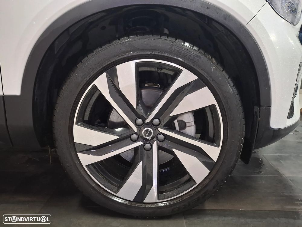 Volvo XC 40 2.0 B3 Plus Dark - 29