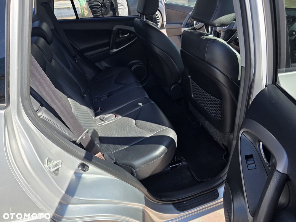 Toyota RAV4 2.2 D-4D Sol 180 - 18