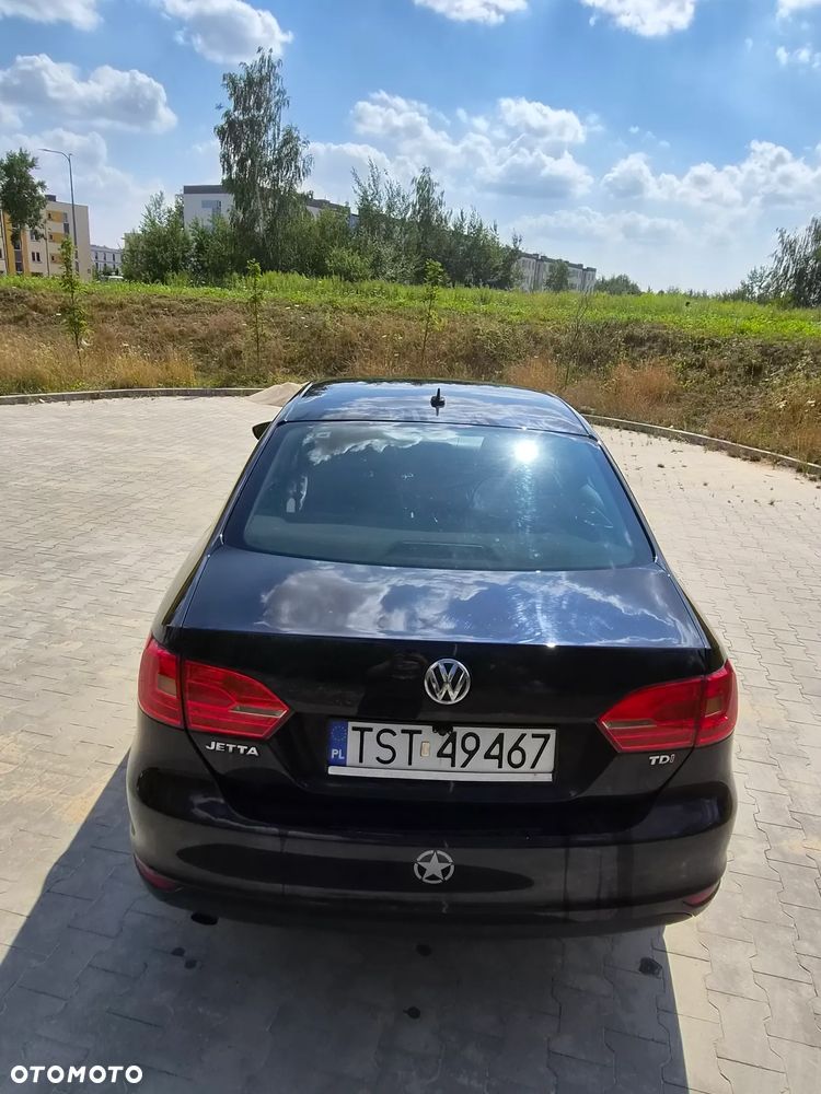 Volkswagen Jetta 1.6 TDI Trendline - 9