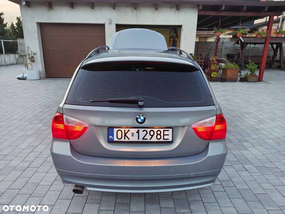 BMW Seria 3 320i - 11