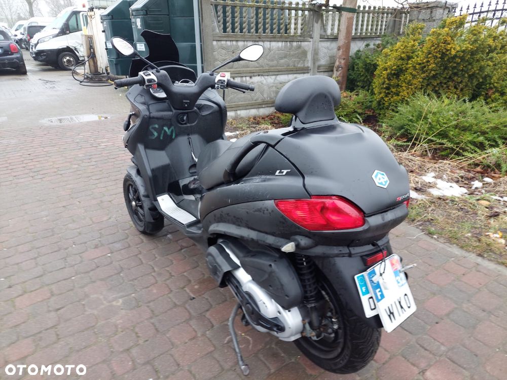 Piaggio MP-3 - 5