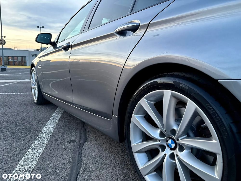 BMW Seria 5 520d xDrive - 10