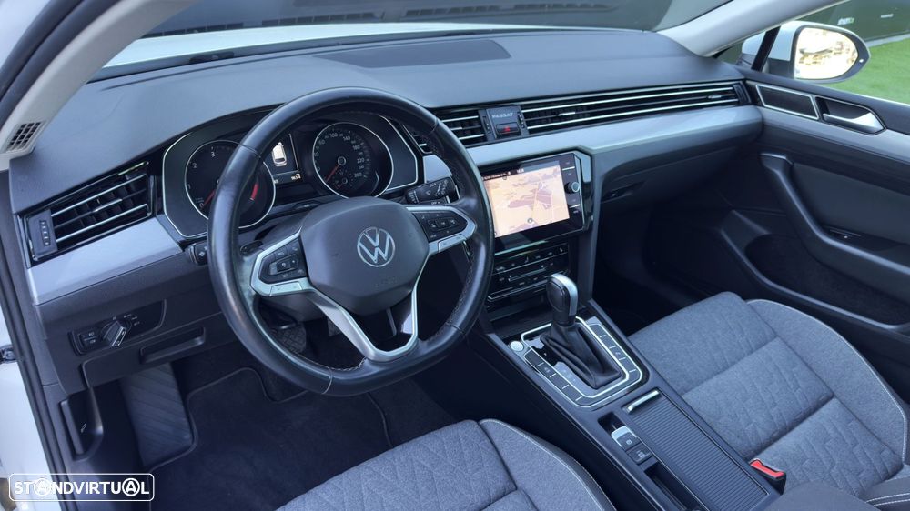 VW Passat Variant 2.0 TDI Business DSG - 12