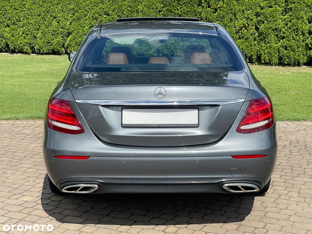 Mercedes-Benz Klasa E 200 4Matic 9G-TRONIC - 10