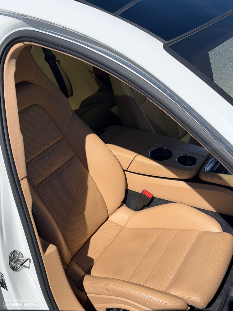Porsche Panamera Sport Turismo - 13