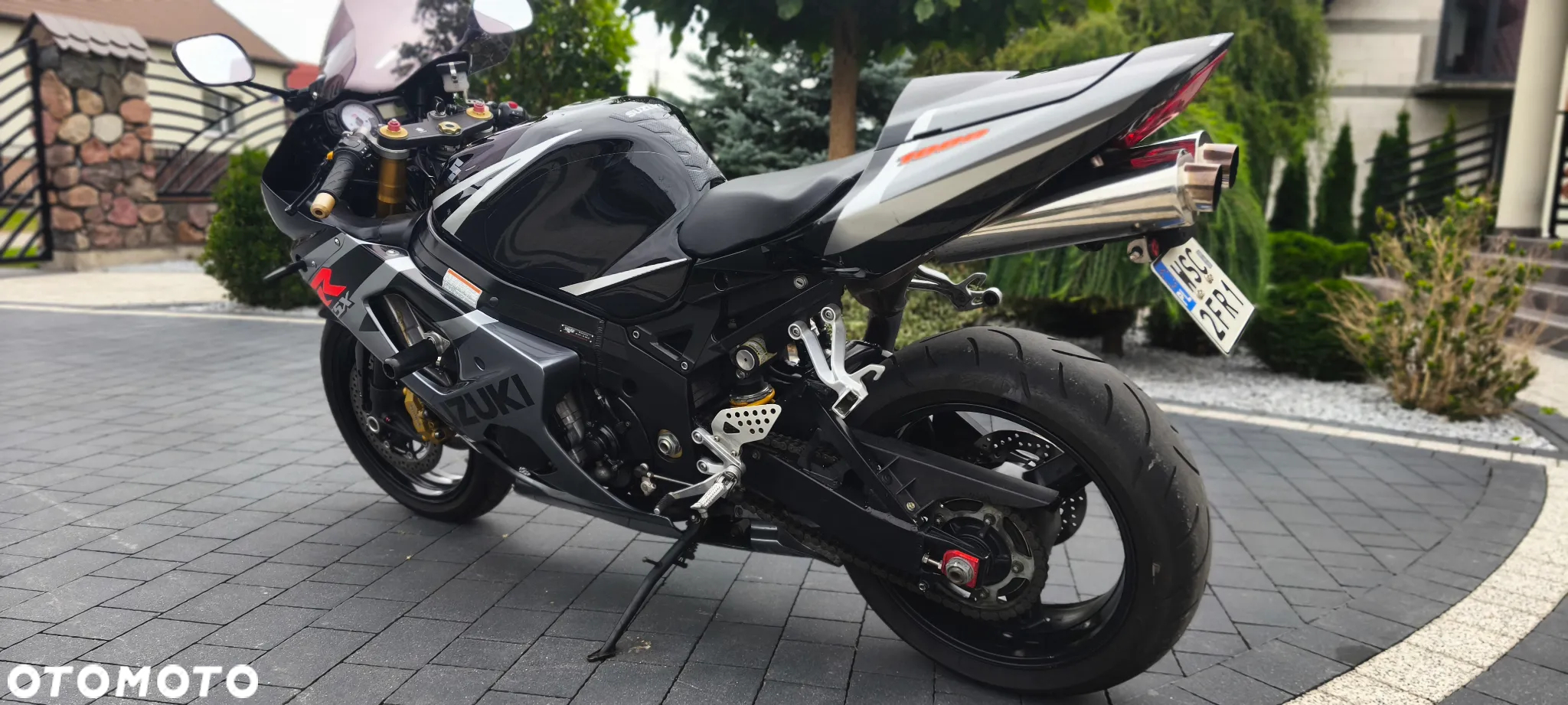 Suzuki GSX-R - 10