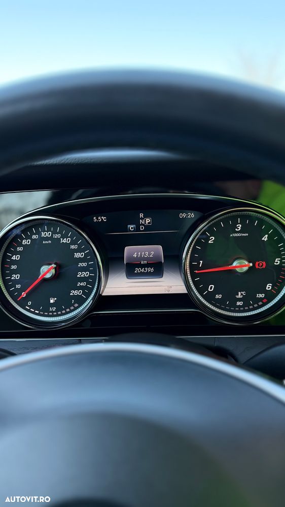 Mercedes-Benz E - 33