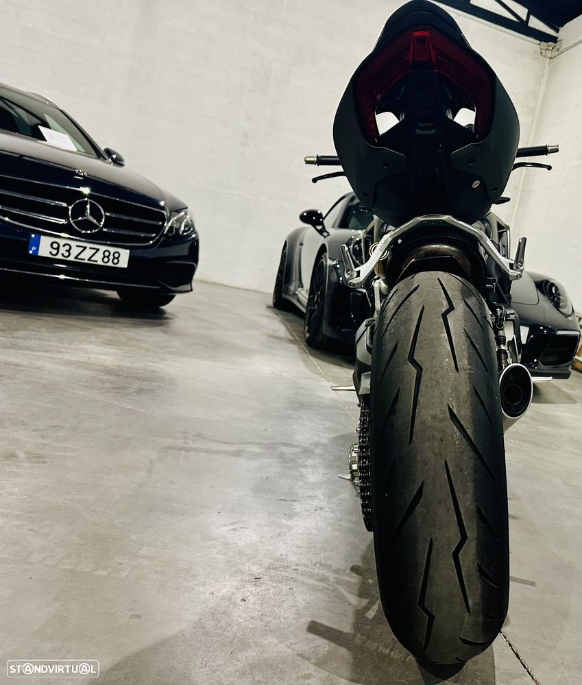 Ducati Streetfighter V2 - 10