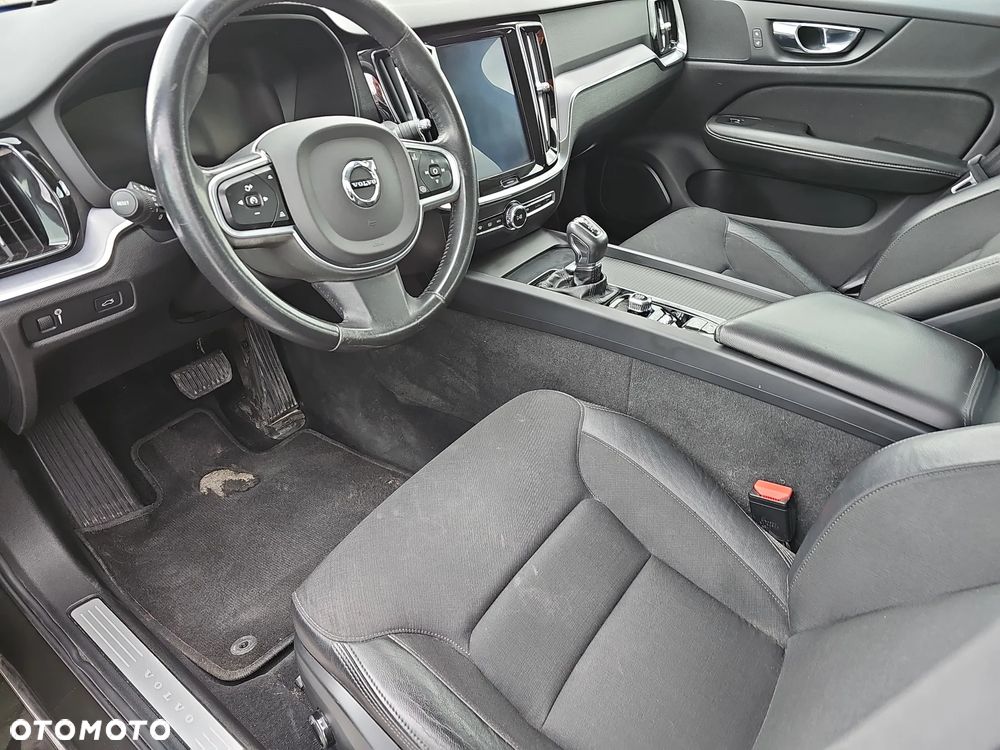 Volvo V60 D3 Momentum Pro - 10
