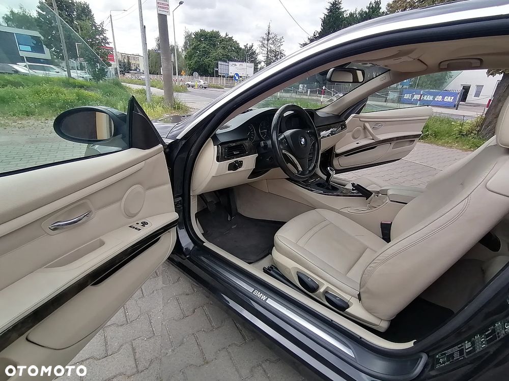 BMW Seria 3 320d Coupe - 22