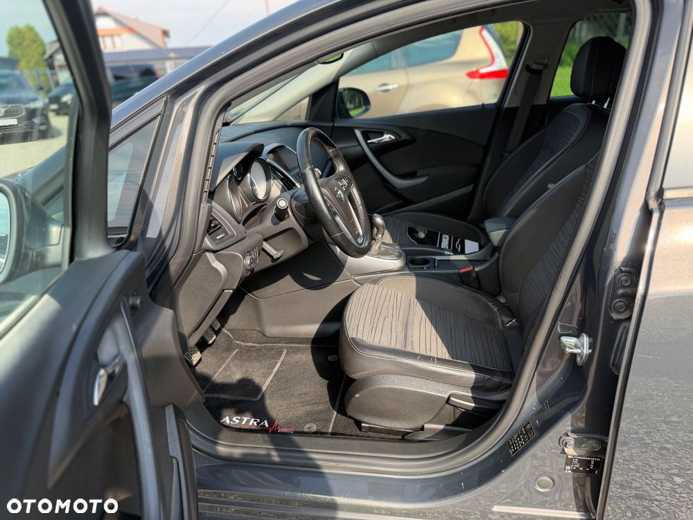 Opel Astra 1.6 CDTI Executive - 8