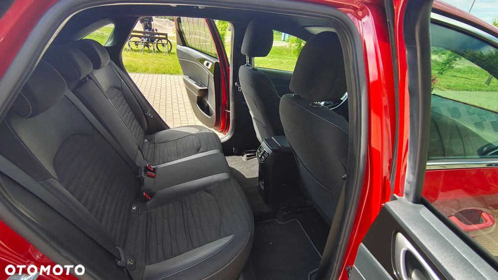 Kia Ceed 1.5 T-GDI MHEV GT-Line - 18