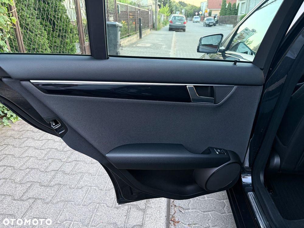 Mercedes-Benz Klasa C 200 (BlueEFFICIENCY) Elegance - 8