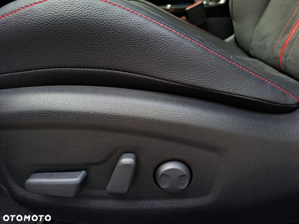 Kia ProCeed 1.6 T-GDI DCT7 OPF GT - 23