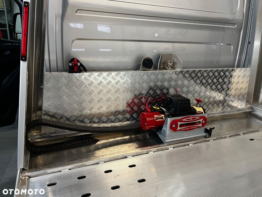 Mercedes-Benz Sprinter - 28