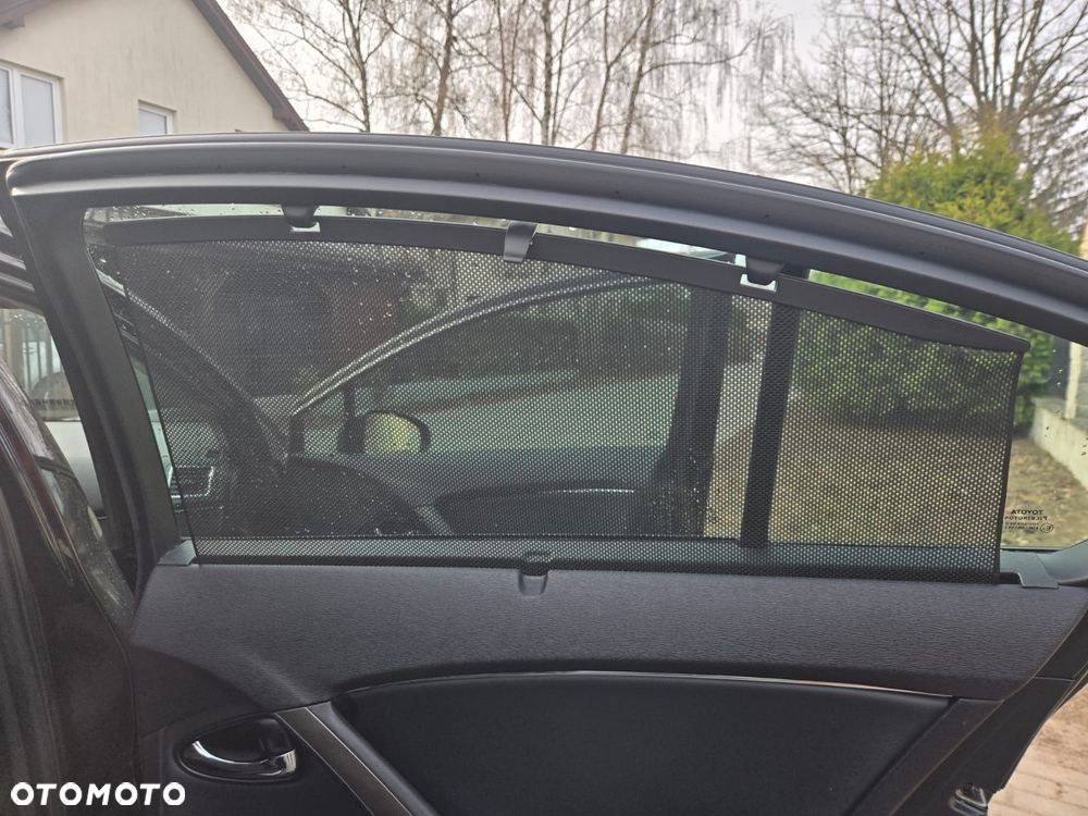 Toyota Avensis 2.0 Prestige MS - 21