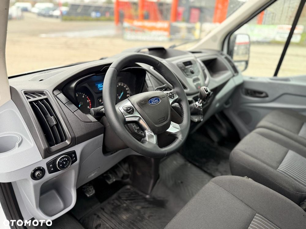 Ford Transit. - 7