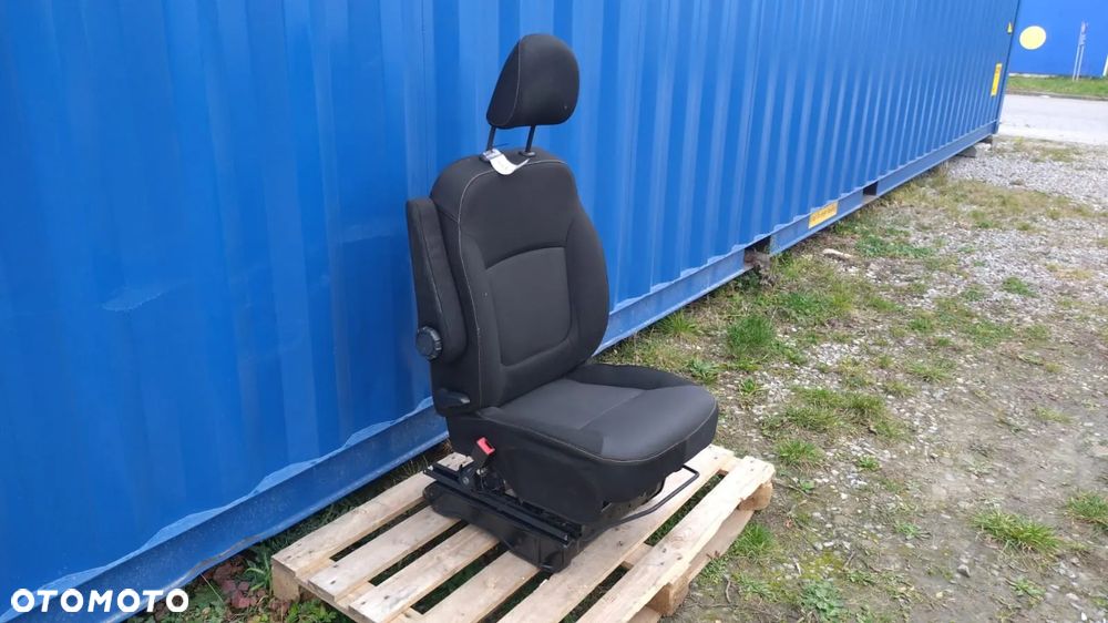 FOTEL KIEROWCY TRAFIC VIVARO PRIMASTAR TALENTO 01- NO 925/155 - 3